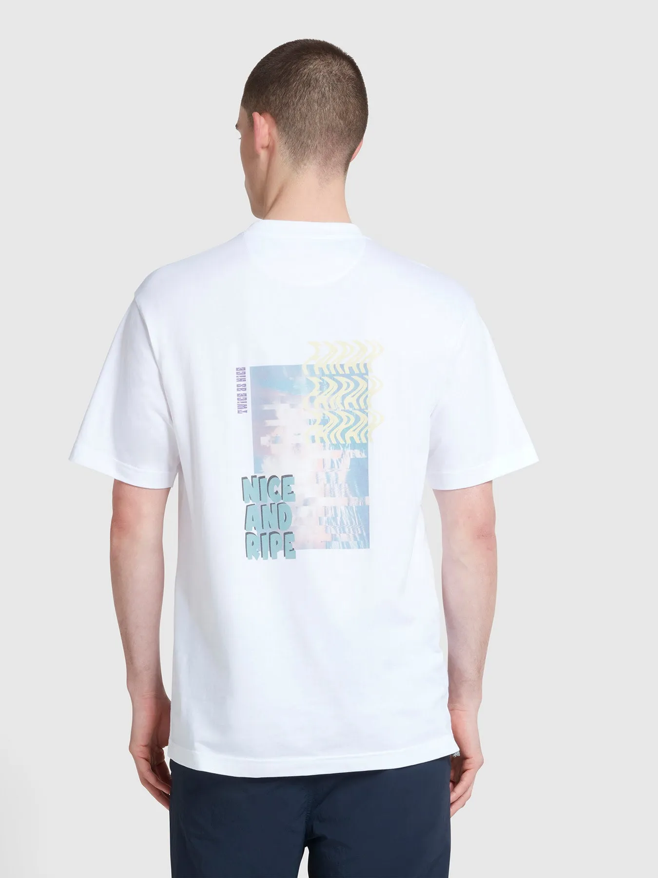 Blond Farah Logo Print T-Shirt In White