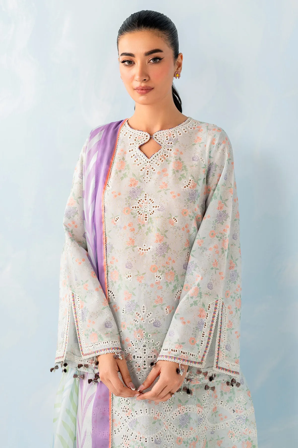 Embroidered Lawn USE - 9065