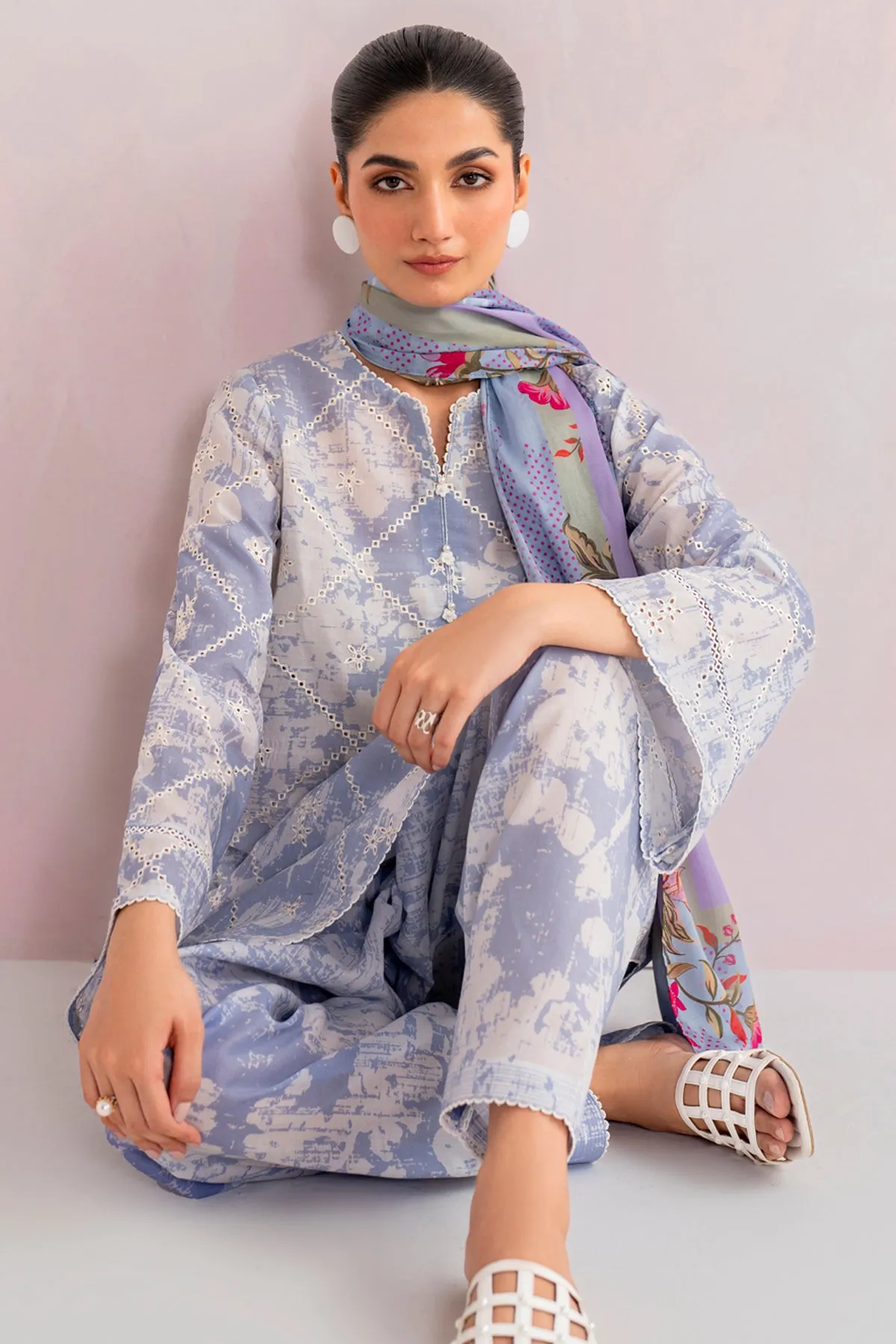 Embroidered Lawn USE - 9101