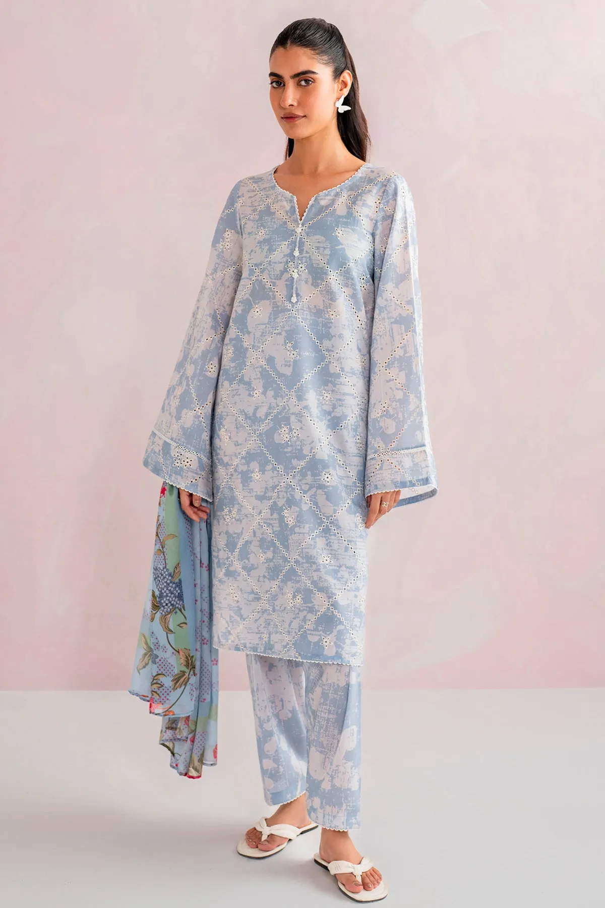 Embroidered Lawn USE - 9102