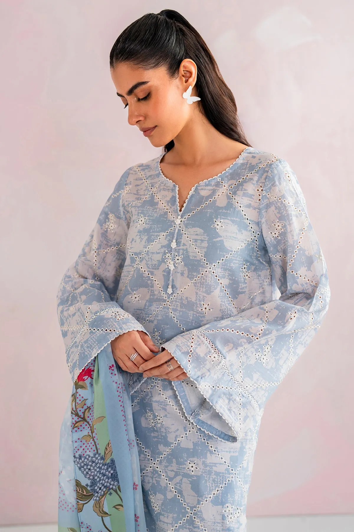 Embroidered Lawn USE - 9102