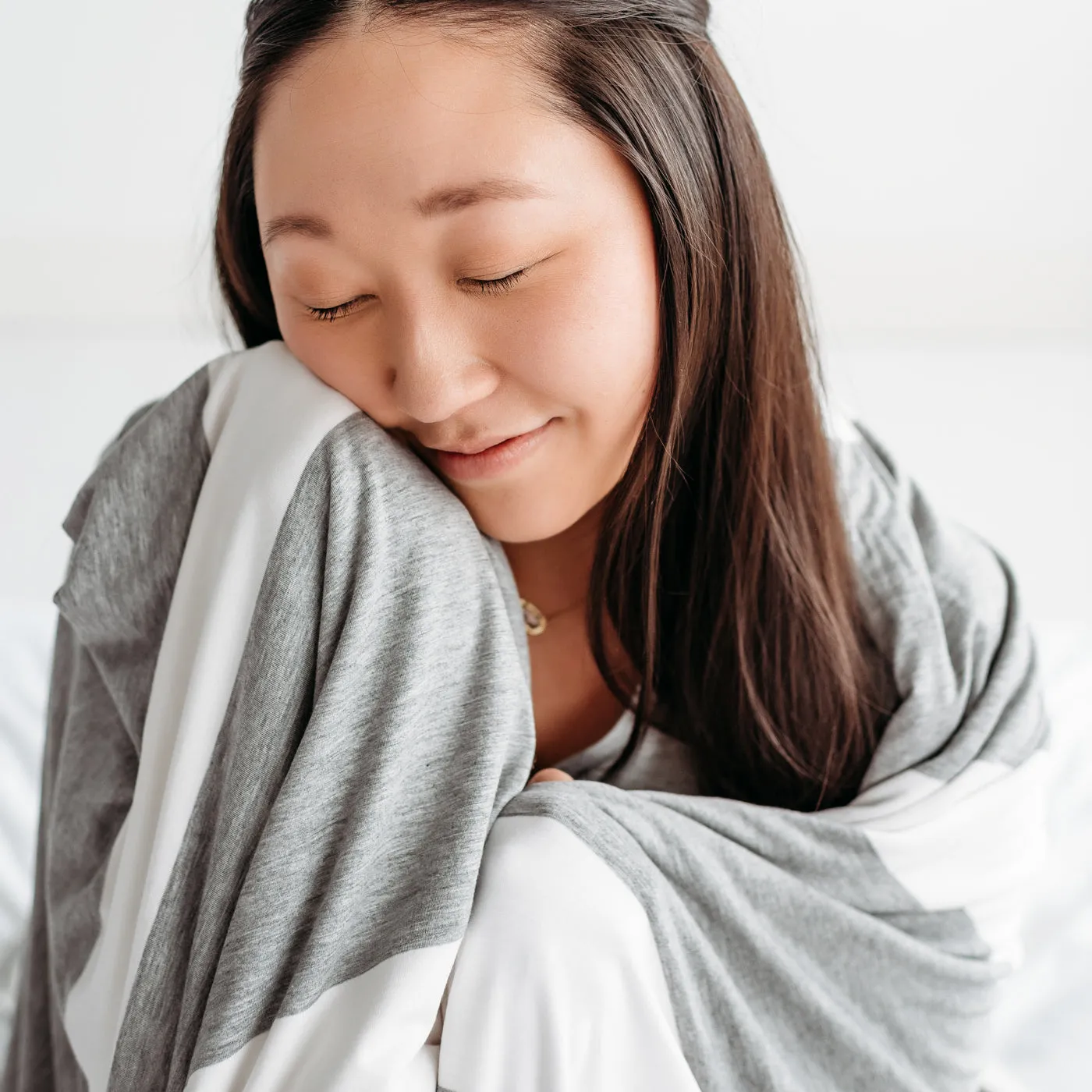 Heather Gray Wide Stripe Oversized Cloud Blanket®