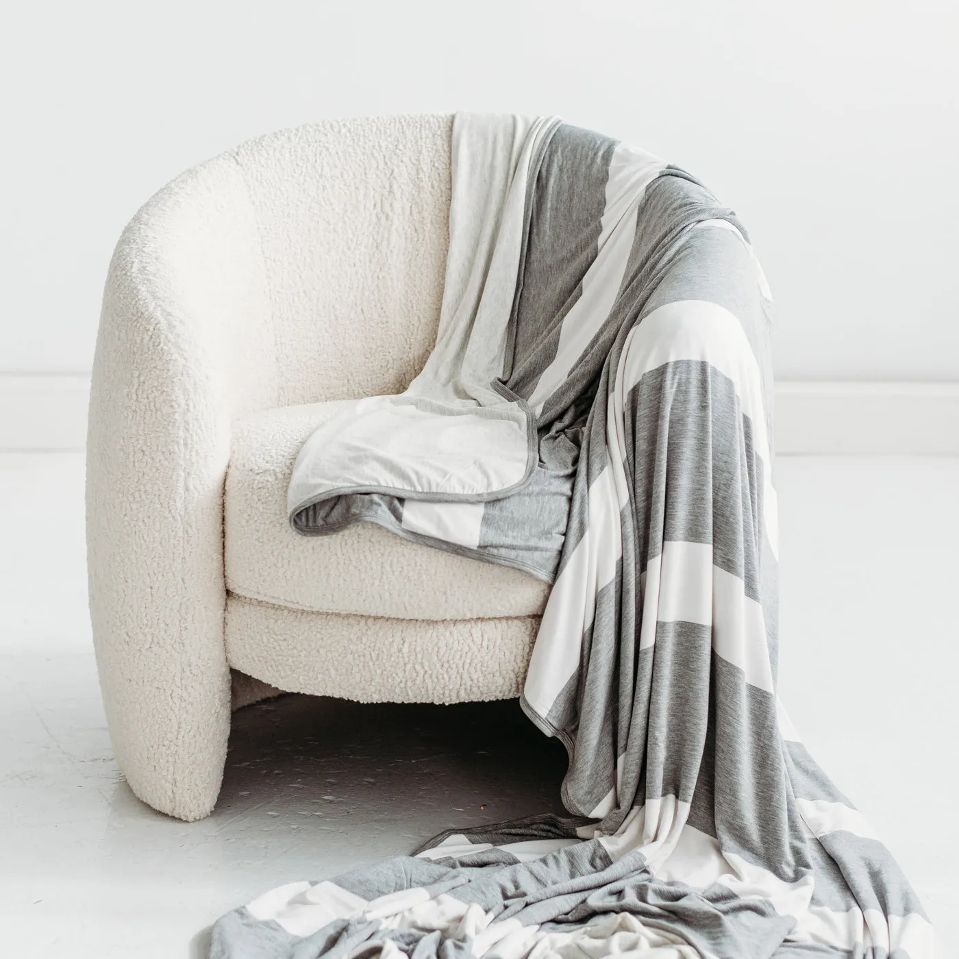 Heather Gray Wide Stripe Oversized Cloud Blanket®