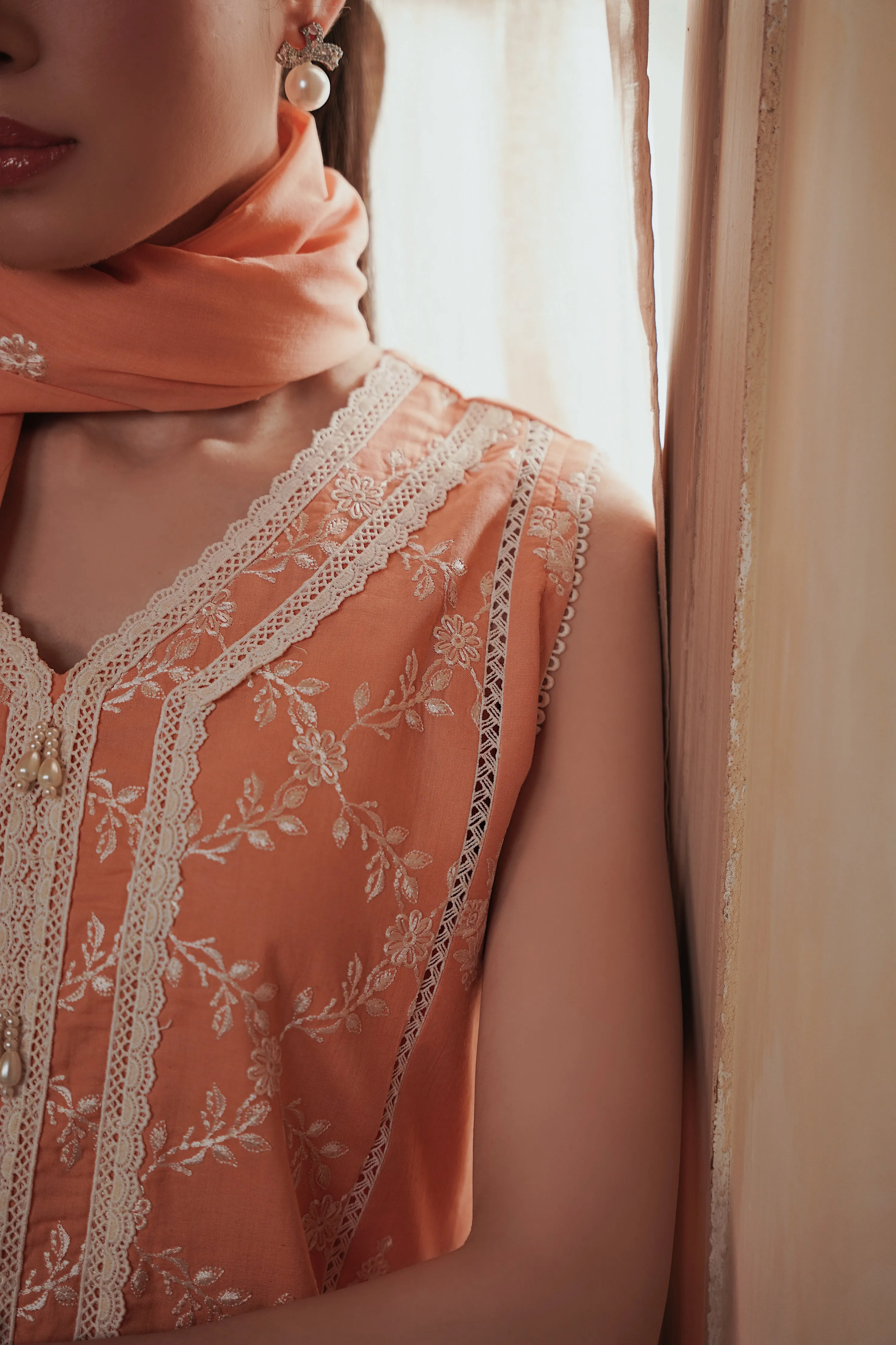 PEACH EMBROIDERED THREE PIECE SET - RAMADAN EDIT